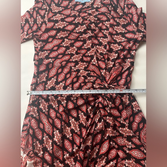 Antonio Melani patterned dress. Stretchy, faux wrapped skirt. Cowel neck. Size S - Picture 7 of 9